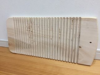 匠の技「昔ながらの銀杏の洗濯板」（大）
