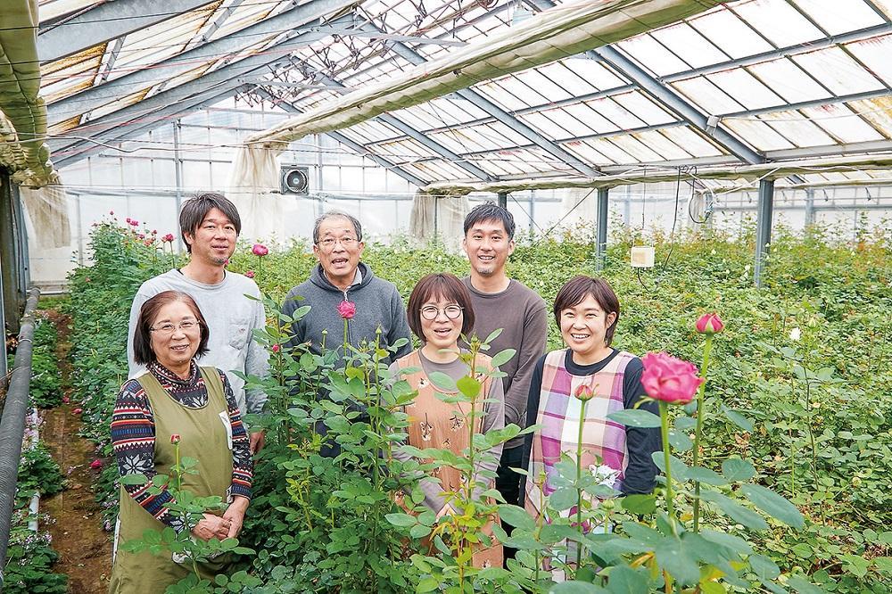 本土最南端のバラ農家からお届け！バラ花束（赤系）