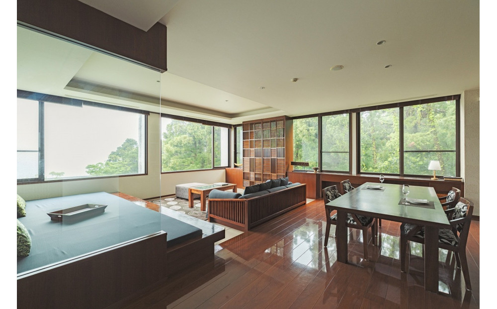 サンカラスイート1泊2食付 ペア ご宿泊券［sankara hotel & spa屋久島］