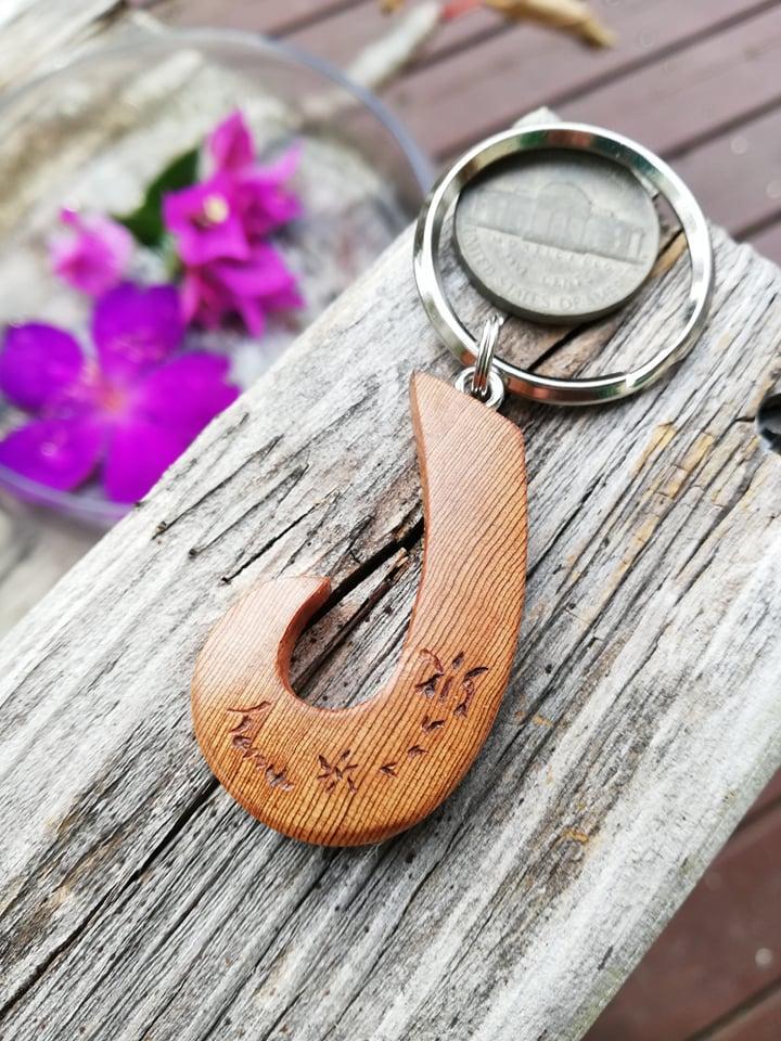 屋久杉Initialイニシャルキーホルダー　”J”