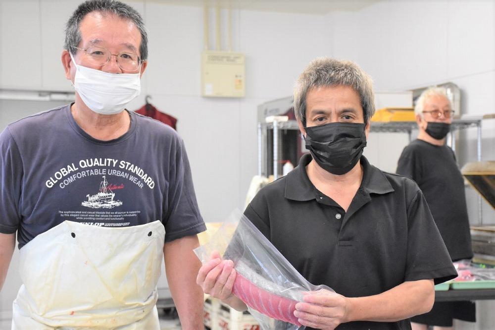 奄美大島産養殖クロマグロ 1,250g以上 まるごと満喫セット 柵5P他 大トロ 中トロ 赤身 かま ホホの身 大容量 冷凍