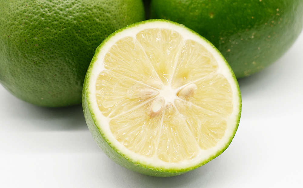 【あたり果樹園】奄美大島産 グリーンレモン 約2kg 鹿児島県 奄美群島 奄美大島 龍郷町 国産 奄美産 青果 果物 くだもの フルーツ レモン れもん 檸檬 ノーワックス フレッシュ まろやかな酸味 南国 お取り寄せ 期間限定 数量限定