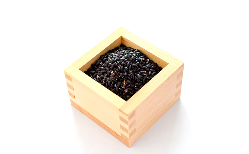 【奄美大島産】龍郷町・秋名の黒米 約1.5kg（約250g×6パック） 鹿児島県 奄美群島 奄美大島 龍郷町 国産 奄美産 お米 雑穀 古代米 長寿米 農家直送 小分け お取り寄せ 期間限定 数量限定