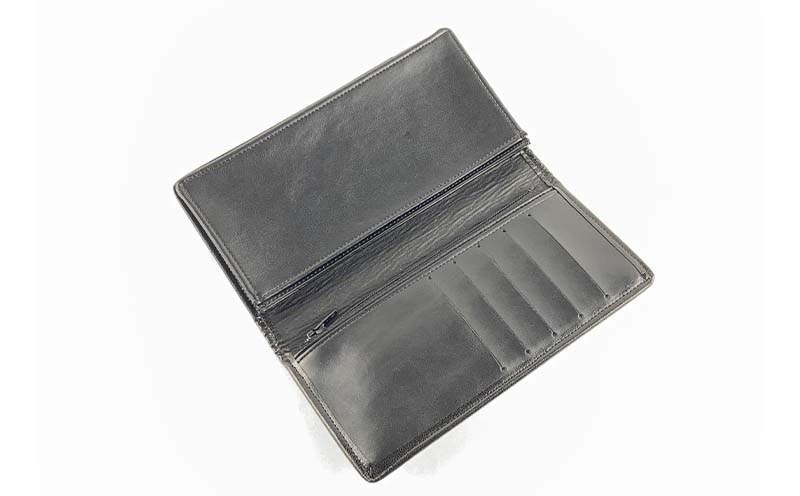 本場奄美大島紬　札入れ　龍郷柄（青） 鹿児島県 奄美群島 奄美大島 龍郷町 奄美産 大島紬 つむぎ 伝統工芸 絹織物 絹100% 手織り 興紬工房オリジナル 伝統柄 龍郷柄 札入れ 小物 お取り寄せ プレゼント 贈答 ギフト