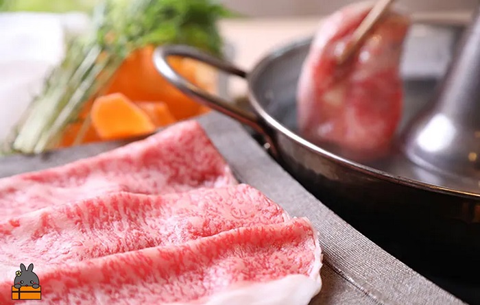 毎回約700頭から厳選された 鹿児島黒毛和牛 肩ロースしゃぶしゃぶ 1000g ( 厳選 プレミアム 高品質 鹿児島黒毛和牛 黒毛和牛 牛肉 スライス すき焼き 鍋 徳之島 奄美 鹿児島 ギフト お中元 お歳暮 ステーキ ご馳走 記念日 高島屋 )