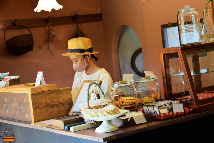 ～南の島の人気店～もたいみどり焼菓子店の塩マフィン（4個） ( こだわりの塩 塩 ふわふわ 甘み 塩味 洋菓子 ケーキ 焼菓子 南の島 徳之島 鹿児島 美味しい スイーツ 人気店 )