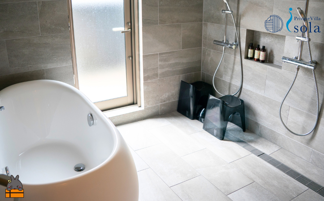 Private villa Isora 宿泊ギフト券 1泊 ( ヴィラ 一棟貸し ホテル リゾート プール サウナ 駐車場完備 離島 徳之島 奄美 世界自然遺産 海 旅行 )