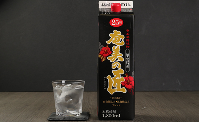 徳之島 天城町 黒糖焼酎『奄美の匠』1800ml×2本 紙パック 計3.6L