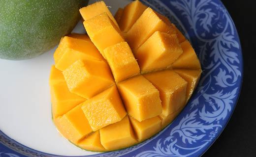 【2026年8月中旬より発送】【先行予約】1玉で1kg前後！糖度14度！『紅』キーツマンゴー約2kg（2玉）