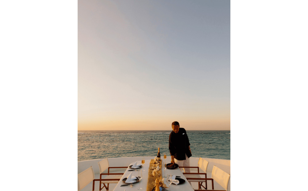 ããªã·ã¢ãªãŸãŒããšãã³ã¹ã€ãŒããŽã£ã©ãºã¢å®¿æ³åžïŒ1æ³æé£ä»ïŒ