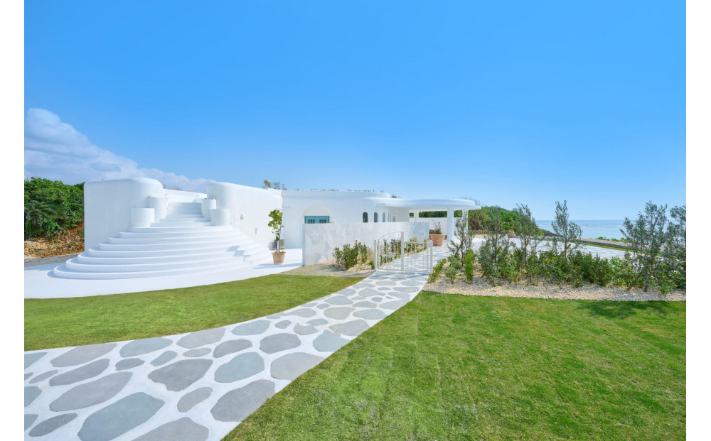 プリシアリゾートヨロンスイートヴィラぺア宿泊券（1泊朝食付）