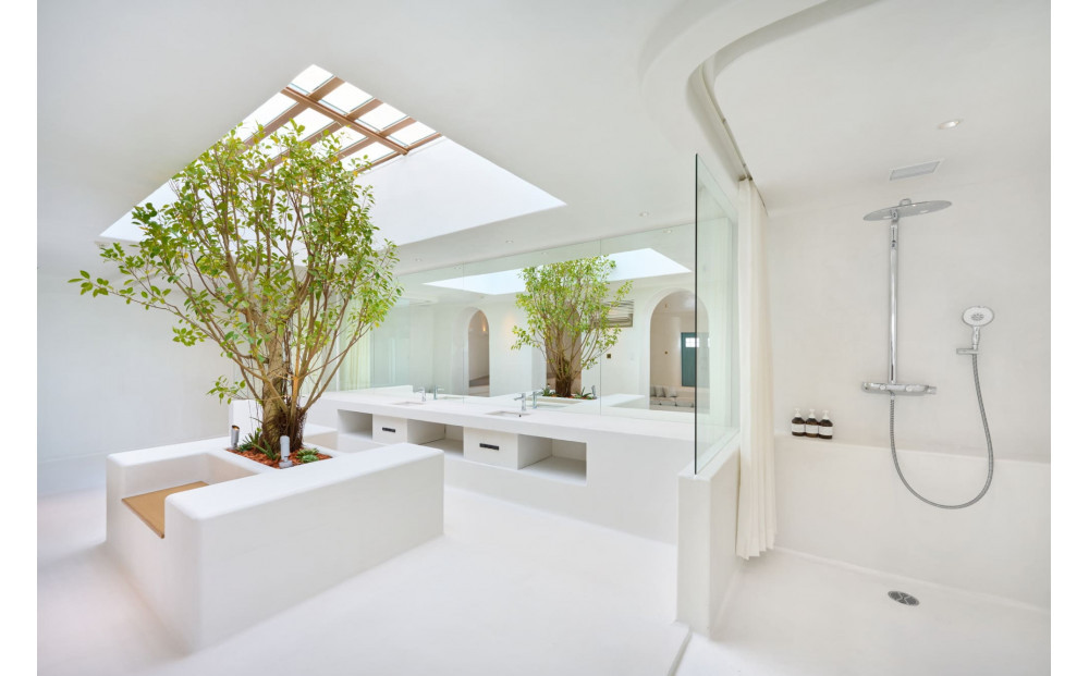 ããªã·ã¢ãªãŸãŒããšãã³ã¹ã€ãŒããŽã£ã©ãºã¢å®¿æ³åžïŒ1æ³æé£ä»ïŒ