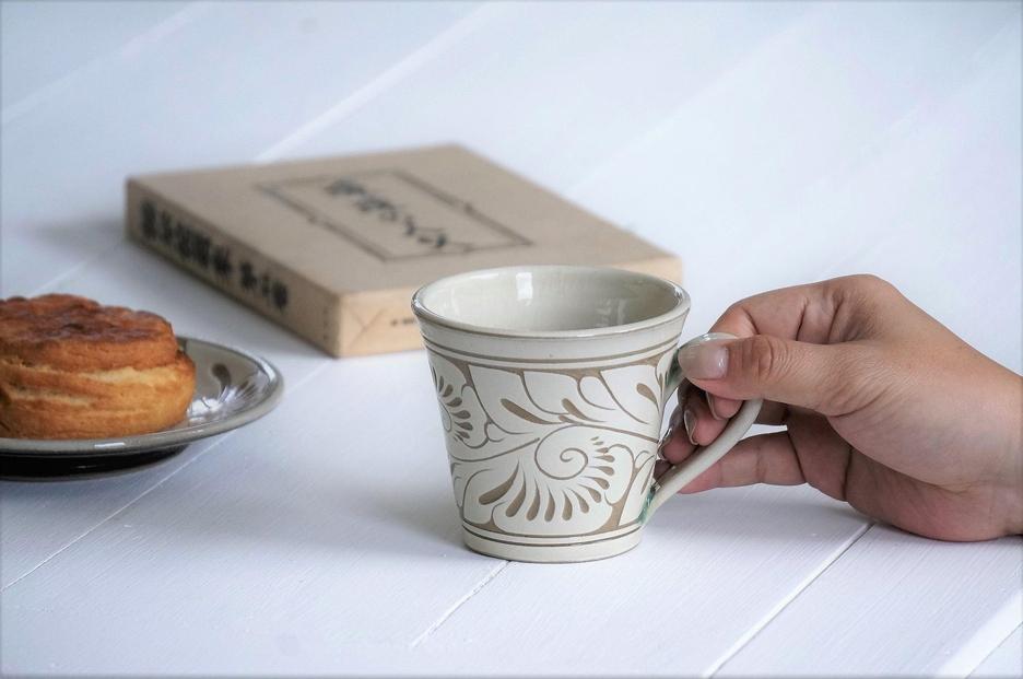 ＜受注生産品＞白唐草線彫 ( マグカップ小 × 1個 )