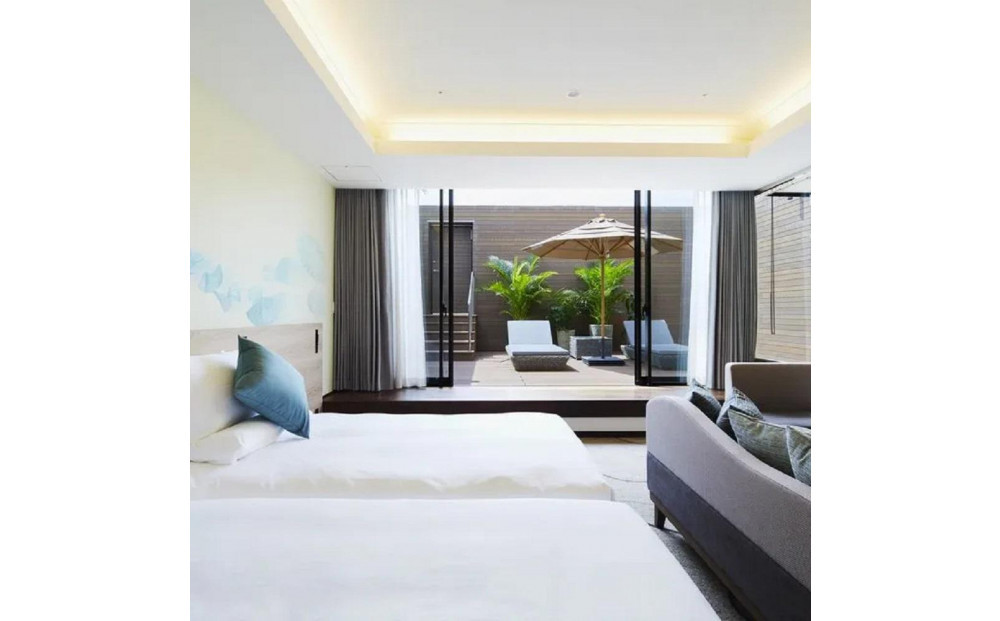 ノボテル沖縄那覇/平休日1泊朝食付 ペア宿泊券(テラススイートツイン）