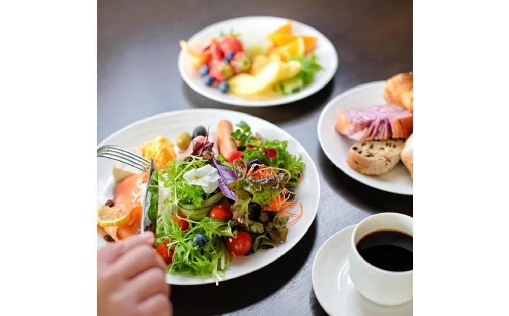 ノボテル沖縄那覇/平休日1泊朝食付 ペア宿泊券