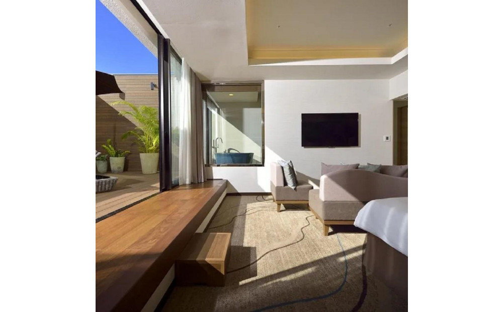 ノボテル沖縄那覇/平休日1泊朝食付 ペア宿泊券(テラススイートツイン）