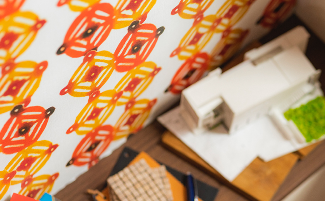 紅型壁紙 2m KOMON 小紋 | 紅琉 BINRYU アラヤプランニング株式会社 | 沖縄 伝統工芸 びんがた 紅型 | 防炎 抗菌 壁紙 | テキスタイル インテリア モダン ナチュラル | 柄