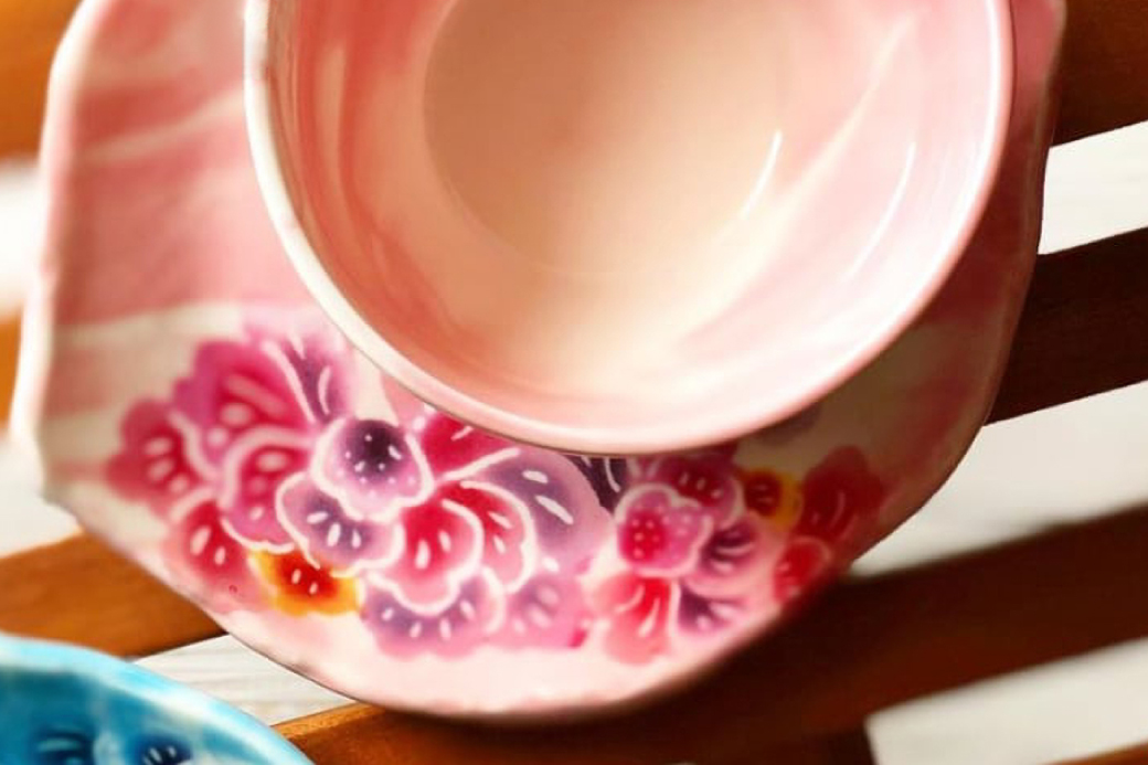 【スーリール】木の葉カップ＆ソーサー Marble Leaf | 紅琉 BINRYU アラヤプランニング株式会社 | 沖縄 伝統工芸 びんがた 紅型 | 柄 花柄 | 磁器 美濃焼 ティーカップ コーヒーカップ 器