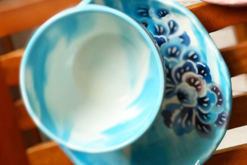 【スーリール】木の葉カップ＆ソーサー Marble Leaf | 紅琉 BINRYU アラヤプランニング株式会社 | 沖縄 伝統工芸 びんがた 紅型 | 柄 花柄 | 磁器 美濃焼 ティーカップ コーヒーカップ 器