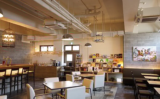 ホテルエメラルドアイル石垣島宿泊券　ワイドツイン２名様（無料朝食付）EI-004