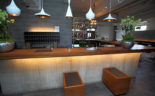 ホテルエメラルドアイル石垣島宿泊券　セミダブルベット２名様（無料朝食付）EI-002