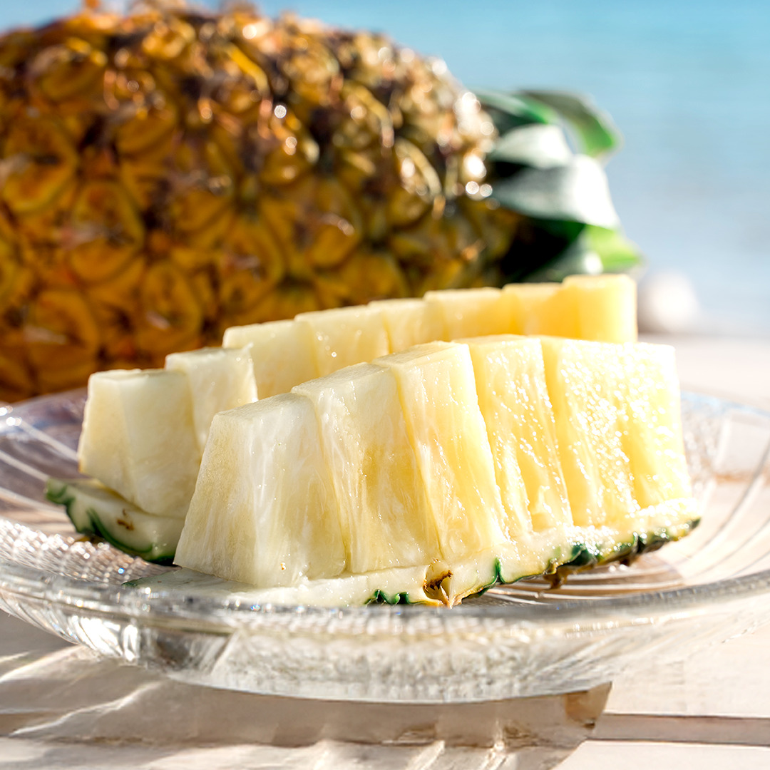 【先行予約】石垣島産 中玉 夏実パイン（島パイン）４玉 合計約3.8kg《2025年夏季 順次発送》【 産地直送 沖縄 石垣 フルーツ パイナップル パイン ハワイ 夏美パイン 】SI-125