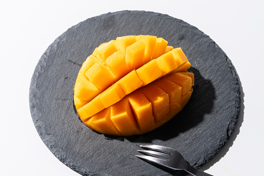 【 先行予約 2026年 発送 】コーラルファーム アップルマンゴー 1kg (2〜3玉) 秀品 沖縄県産 マンゴー アーウィンマンゴー 1キロ 国産 完熟マンゴー 果物 くだもの フルーツ 完熟 夏 沖縄 お取り寄せ ギフト 産地直送 農家直送 糸満市