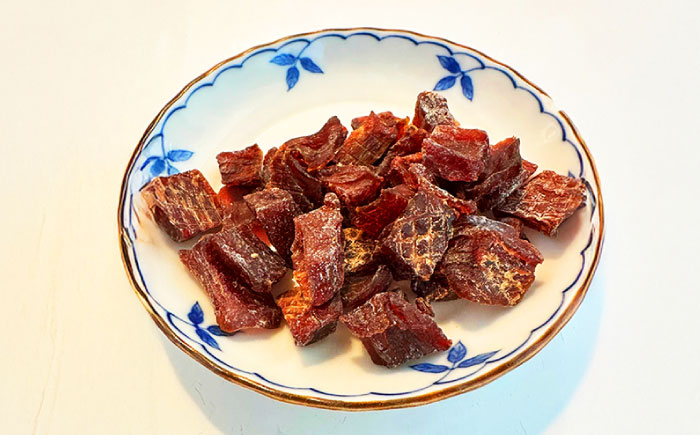 お魚屋さんの手作り 塩麹入りマグロジャーキー (3袋) お魚屋さん 手作り マグロジャーキー マグロ まぐろ ジャーキー 塩こうじ 沖縄市 / 魚商ばってん [BCCE005]