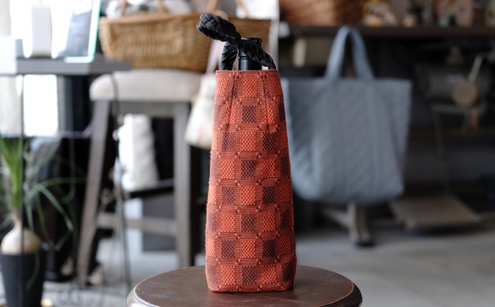 ヤシラミ花織 ワインバッグ 格子モダン (焦茶・濃オレンジ系織物) ボトルバッグ ワインケース ワインクーラー 保冷 おしゃれ 沖縄市 / FABRIC SHOP MINAMI [BCCS003-02]