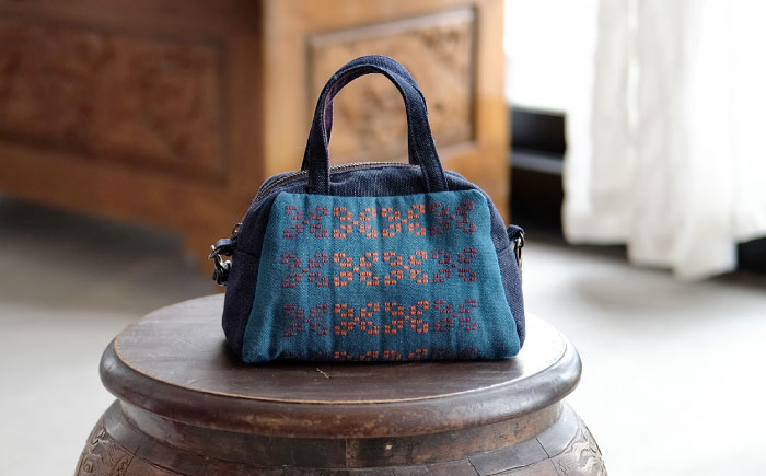 経浮花織 ランチポーチ+plus リーフ柄 (紺色・青系織物) ハンドバッグ 手提げバッグ 小さめ おしゃれ レディース 沖縄市 / FABRIC SHOP MINAMI [BCCS002-02]