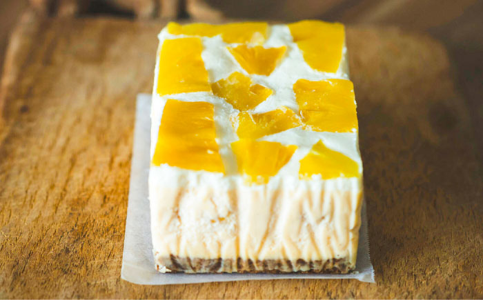 パイナップルチーズケーキ (約350g) チーズケーキ ケーキ 冷凍 取り寄せ ギフト  沖縄市 / 株式会社クロップ [BCCC002] 