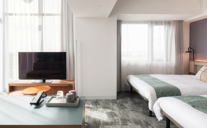 レフ沖縄アリーナ by ベッセルホテルズ ジュニアスイートルーム 1泊2日 宿泊券 (1〜3名様/朝食付き) 宿泊利用券 沖縄旅行 ホテル チケット ギフト 沖縄市 / 株式会社すこやかホールディングス [BCAP005]