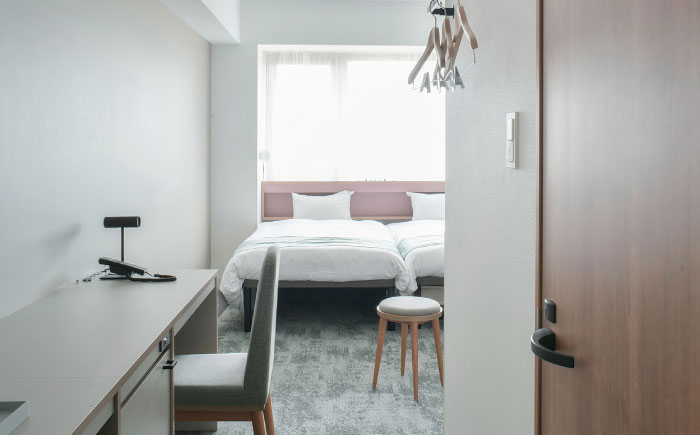 レフ沖縄アリーナ by ベッセルホテルズ スタンダードルーム 1泊2日 宿泊券 (1〜2名様/朝食付き) 宿泊利用券 沖縄旅行 ホテル チケット ギフト 沖縄市 / 株式会社すこやかホールディングス [BCAP002]