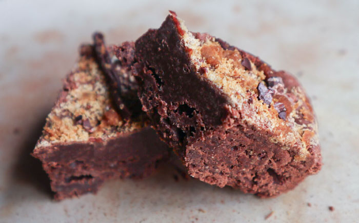 ブラウニー 3個セット 沖縄フレーバー (パイナップルミントマリーゴールド ・ 黒糖カラキ ・ シークヮーサー月桃) 沖縄市 / Lives Chocolate [BCEI007]