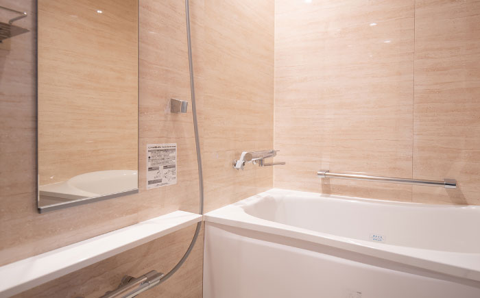 レフ沖縄アリーナ by ベッセルホテルズ スーペリアツインルーム 1泊2日 宿泊券 (1〜2名様/朝食付き) 宿泊利用券 沖縄旅行 ホテル チケット ギフト 沖縄市 / 株式会社すこやかホールディングス [BCAP003]