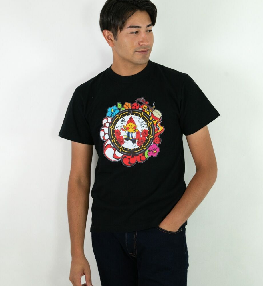 沖縄市 マンホールTシャツ エイ坊 (黒 / XLサイズ) Tシャツ 半袖 キャラクター メンズ レディース 沖縄市 黒色 沖縄市 / 株式会社TAK JAPAN [BCDK002-04]