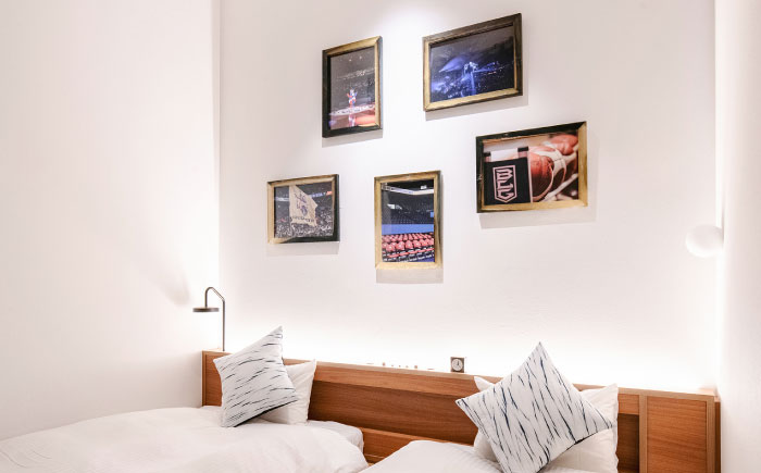 レフ沖縄アリーナ by ベッセルホテルズ 琉球ゴールデンキングスルーム 1泊2日 宿泊券 (1〜4名様/朝食付き) 宿泊利用券 沖縄旅行 ホテル チケット ギフト 沖縄市 / 株式会社すこやかホールディングス [BCAP006]