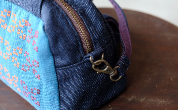 経浮花織 ランチポーチ+plus リーフ柄 (紺色・青系織物) ハンドバッグ 手提げバッグ 小さめ おしゃれ レディース 沖縄市 / FABRIC SHOP MINAMI [BCCS002-02]