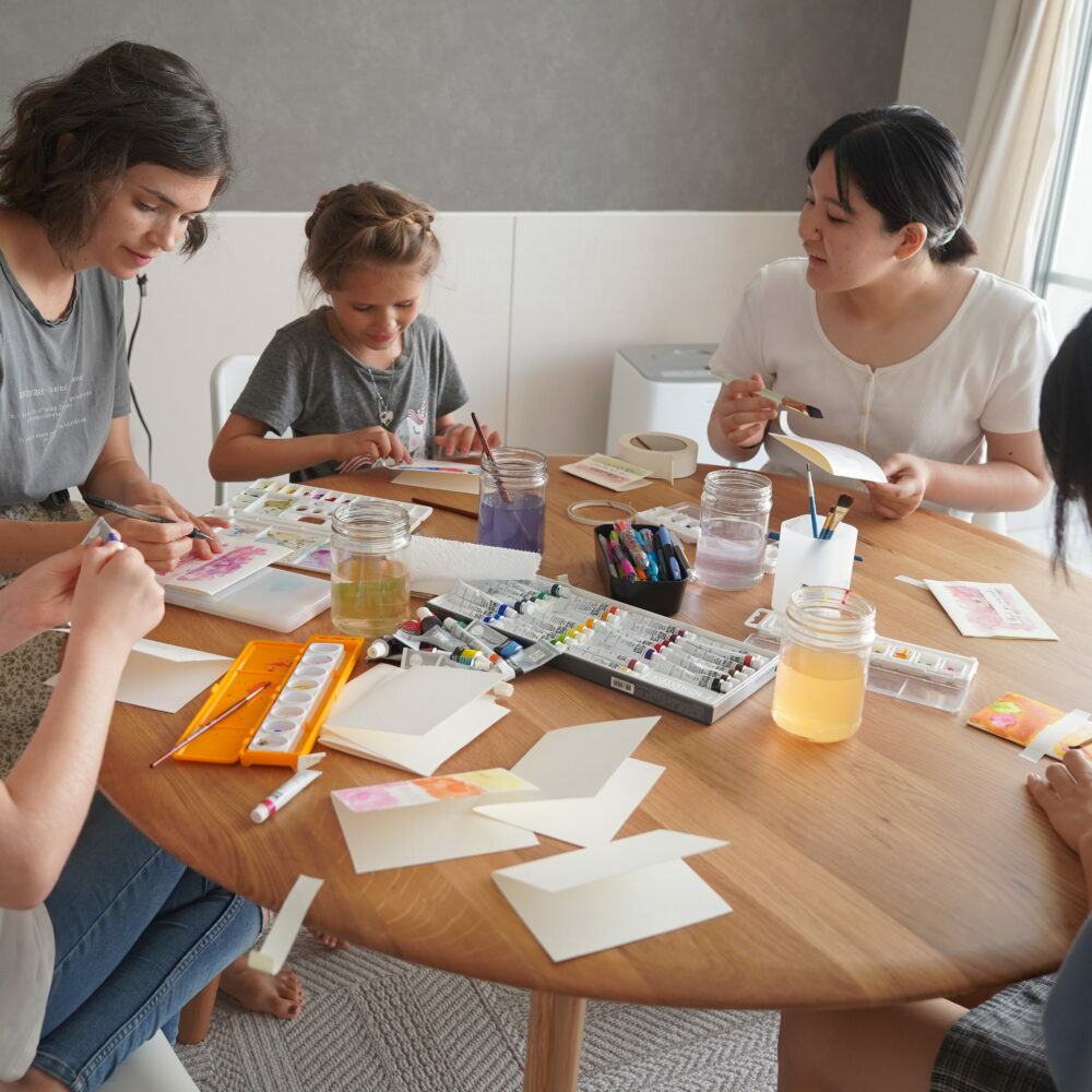 沖縄で留学体験！『まちなか留学』4回パック 留学 ホームステイ 沖縄 体験型 体験チケット 沖縄市 / HelloWorld株式会社 [BCAX001]