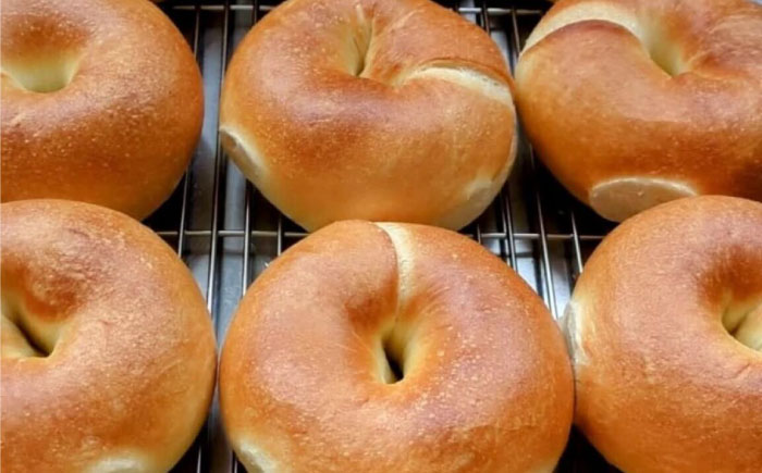 当店おススメ！人気ベーグル5点 お任せセット ベーグル詰め合わせ お取り寄せ 冷凍 パン セット 沖縄市 / Pinebook Bagel+ [BCBI001]