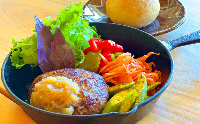 自家製ハンバーグ (2人前) ハンバーグ 肉 冷凍 惣菜 ギフト 沖縄市 / みやんち STUDIO&COFFEE [BCCX011]