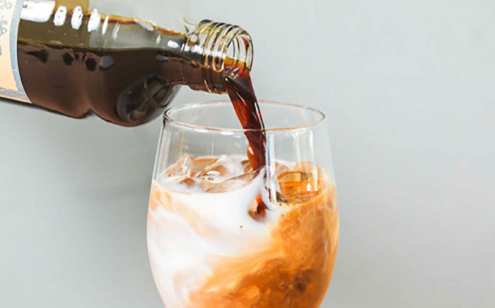 【全6回定期便】豆ポレポレのオーレのもーっと (無糖) 2本セット コーヒー 珈琲 カフェオレ カフェオレベース ギフト 沖縄市 / 豆ポレポレ [BCAW065]