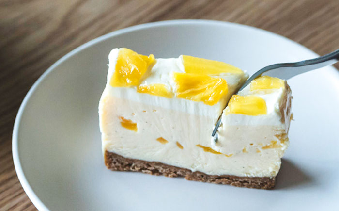 パイナップルチーズケーキ (約350g) チーズケーキ ケーキ 冷凍 取り寄せ ギフト  沖縄市 / 株式会社クロップ [BCCC002] 