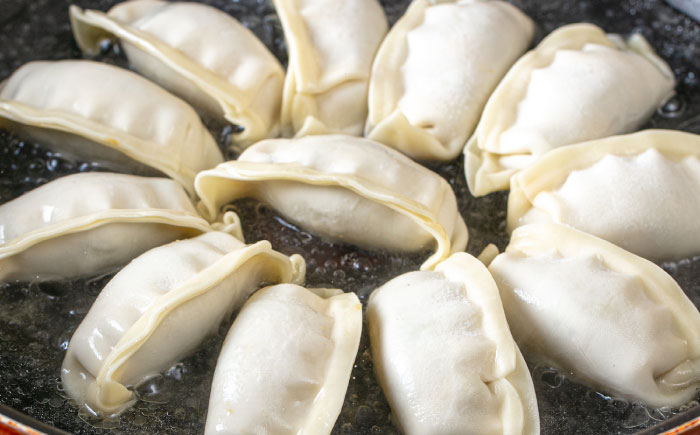 漁港直売店イチオシ3種セット (冷凍キハダマグロ1kg / セーイカ0.6kg / マグロギョーザ24個) 沖縄市 / 沖縄市漁業協同組合 パヤオ直売店 [BCDZ004]