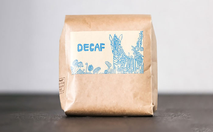 【全12回定期便】【豆のまま】カフェインレスコーヒー豆 エチオピア シャキソ 150g コーヒー豆 珈琲豆 デカフェ ノンカフェイン ギフト 沖縄市 / 豆ポレポレ [BCAW045]