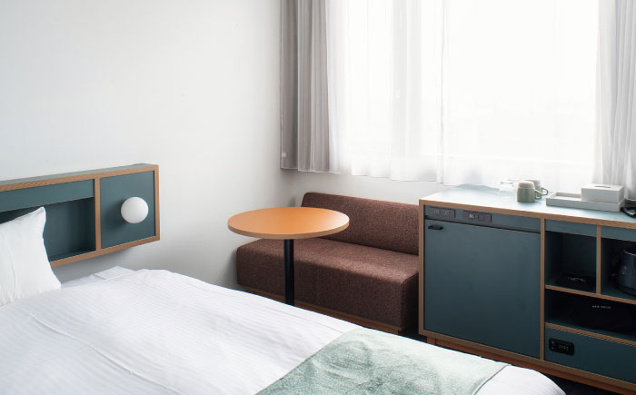 レフ沖縄アリーナ by ベッセルホテルズ ダブルルーム 1泊2日 宿泊券 (1〜2名様/朝食付き) 宿泊利用券 沖縄旅行 ホテル チケット ギフト 沖縄市 / 株式会社すこやかホールディングス [BCAP001]