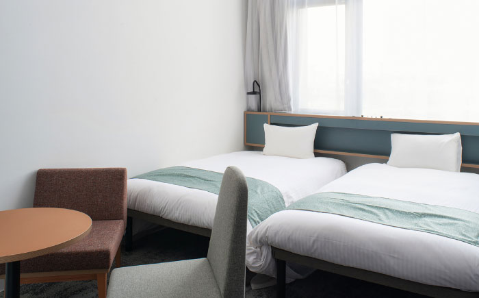 レフ沖縄アリーナ by ベッセルホテルズ スーペリアツインルーム 1泊2日 宿泊券 (1〜2名様/朝食付き) 宿泊利用券 沖縄旅行 ホテル チケット ギフト 沖縄市 / 株式会社すこやかホールディングス [BCAP003]