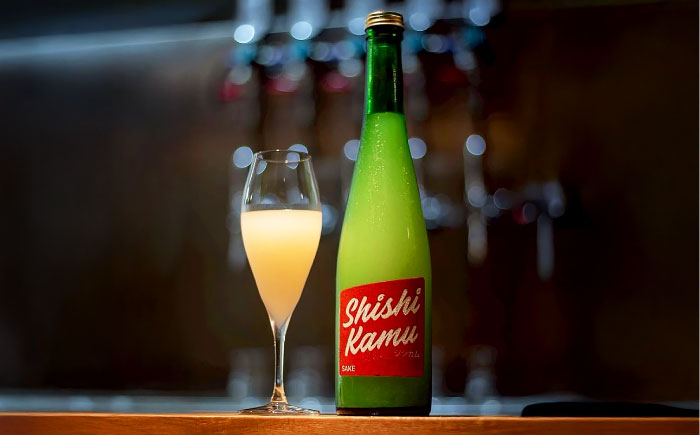 沖縄クラフトサケ SHISHIKAMU -シシカム- (720ml／6本入り) / 日本酒 清酒 お酒 沖縄県産 沖縄市 / NOMU醸造所 [BCES007]