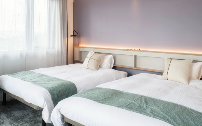 レフ沖縄アリーナ by ベッセルホテルズ ジュニアスイートルーム 1泊2日 宿泊券 (1〜3名様/朝食付き) 宿泊利用券 沖縄旅行 ホテル チケット ギフト 沖縄市 / 株式会社すこやかホールディングス [BCAP005]