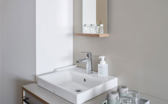 レフ沖縄アリーナ by ベッセルホテルズ スタンダードルーム 1泊2日 宿泊券 (1〜2名様/朝食付き) 宿泊利用券 沖縄旅行 ホテル チケット ギフト 沖縄市 / 株式会社すこやかホールディングス [BCAP002]